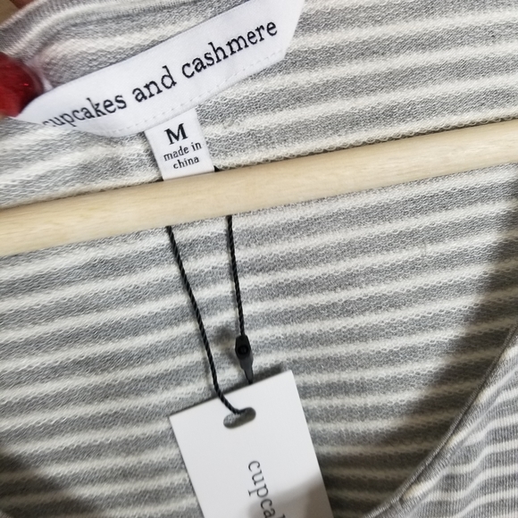 Cupcakes and Cashmere Tunic Dress new - Picture 6 of 8